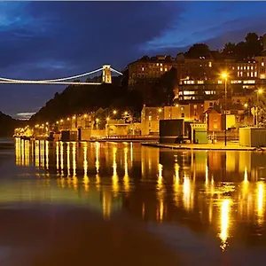  Holiday home Beautiful Large Victorian Waterfront House
